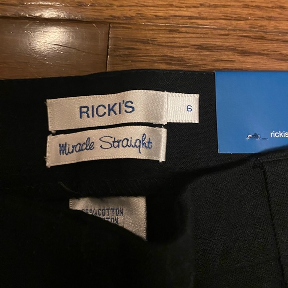 Ricki’s Woman’s Miracle Straight Pant size 6 short - Picture 4 of 7